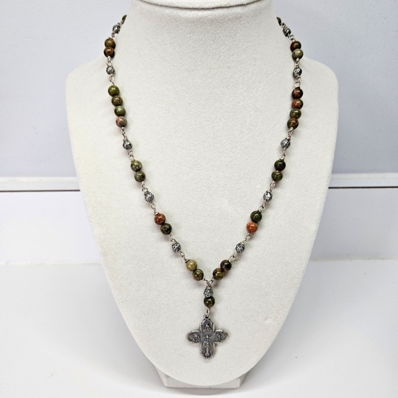 VINTAGE Catholic Silver-Tone Cross Pendant Beaded Stone Necklace Made in Italy - Picture 2 of 9